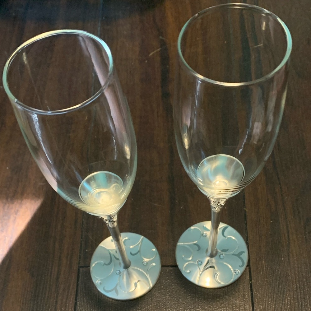 Elegant Silver Champagne Flute Set